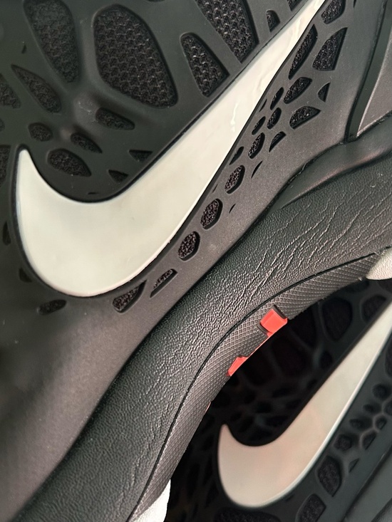 Athletic_Shoes